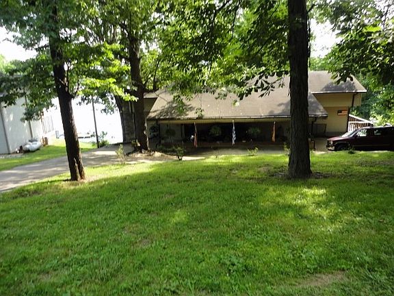 2nd image of 1082 Palisades Dr