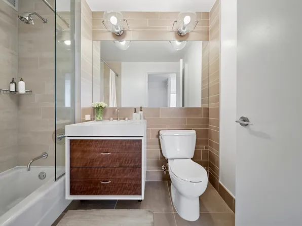 550 West 45th Street image 4 of 18