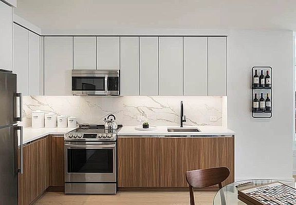 4th image of 580 Parkside Ave #6D