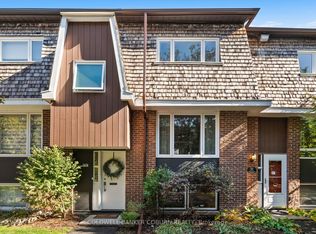 767 B Ridgewood Ave, Ottawa, ON K1V 6M8