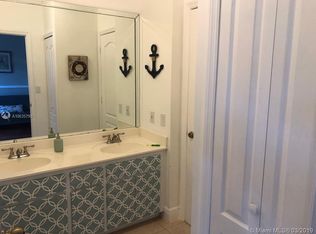 16040 SW 69th Ter, Miami, FL 33193