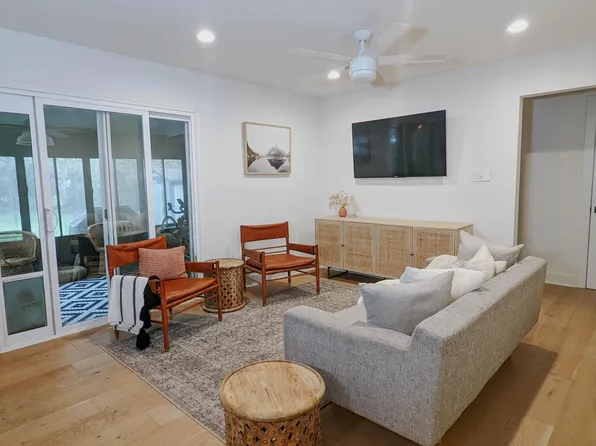 3201 Dolphin Dr, Austin, TX 78704