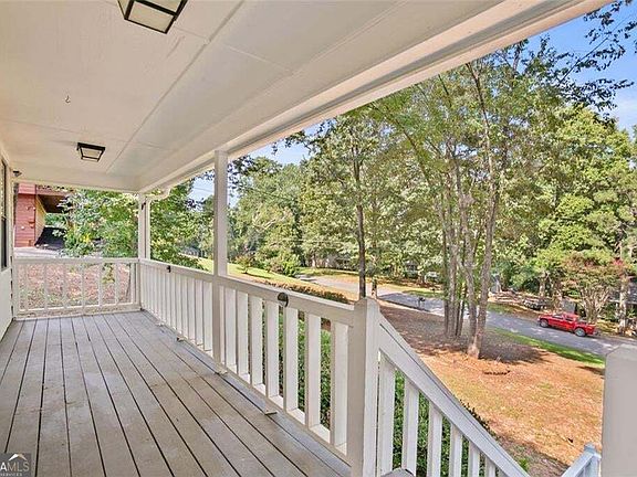 4th image of 33 Dalena Way