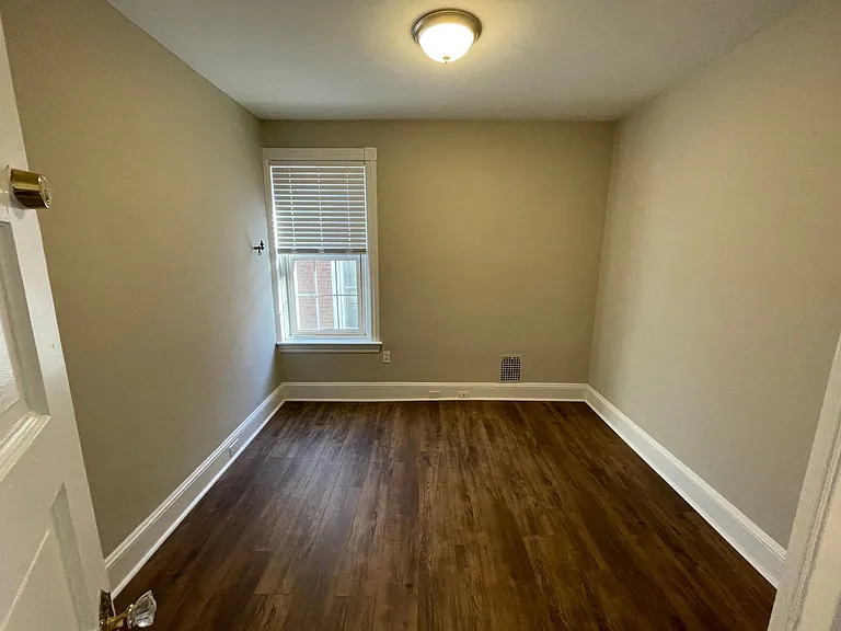 303 S Olive St #2 — Photo 8