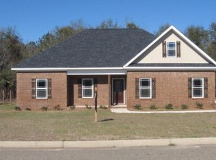 214 Azalea Ln, Headland, AL 36345