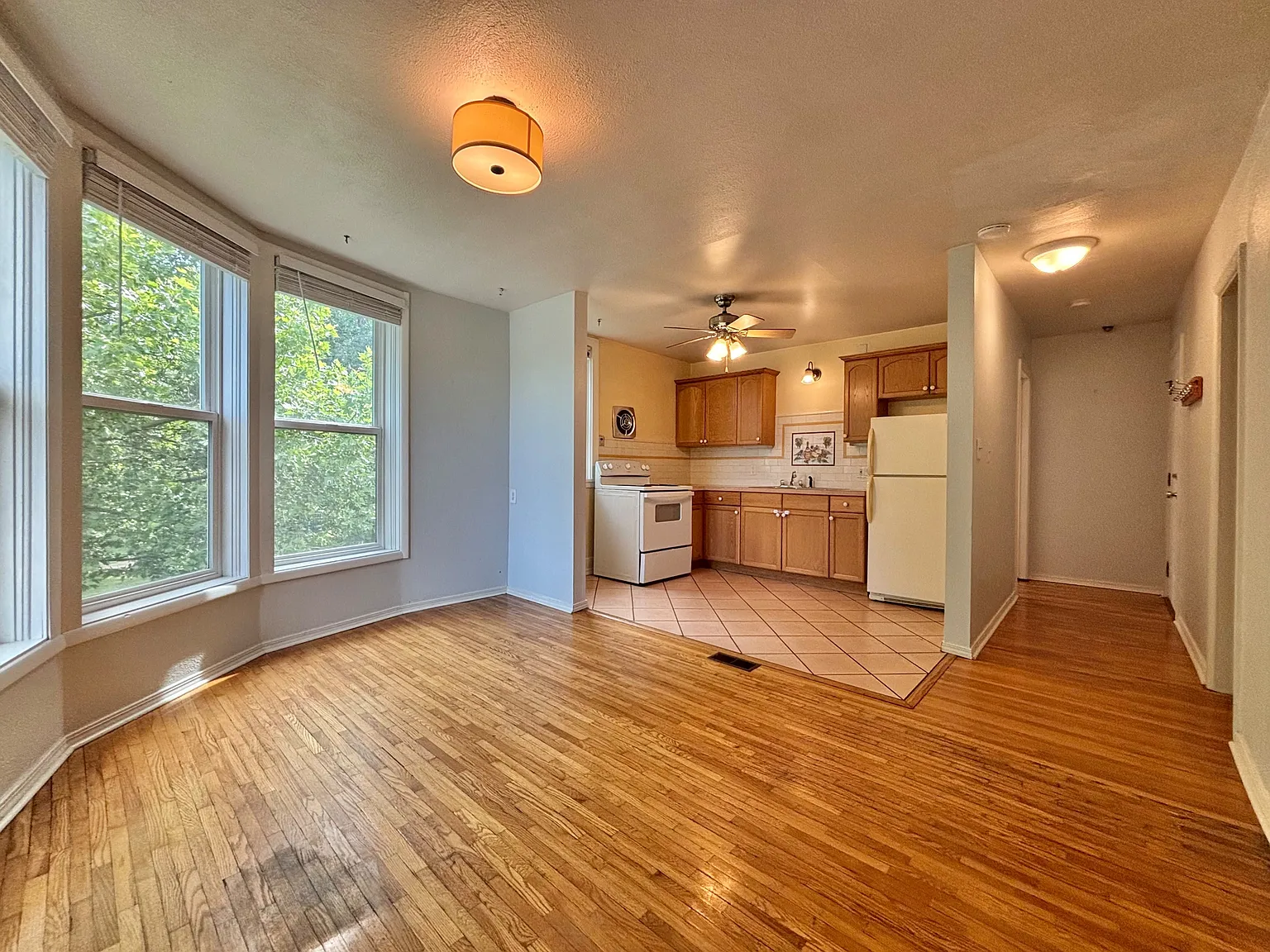 1 bed, 700 sqft, $1,095 — Photo 2