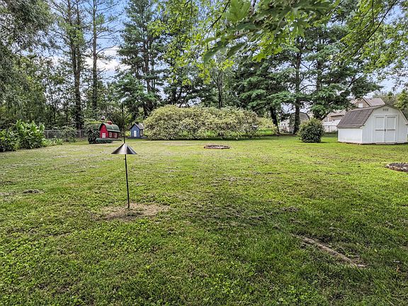 2nd image of 682 Morris Dr