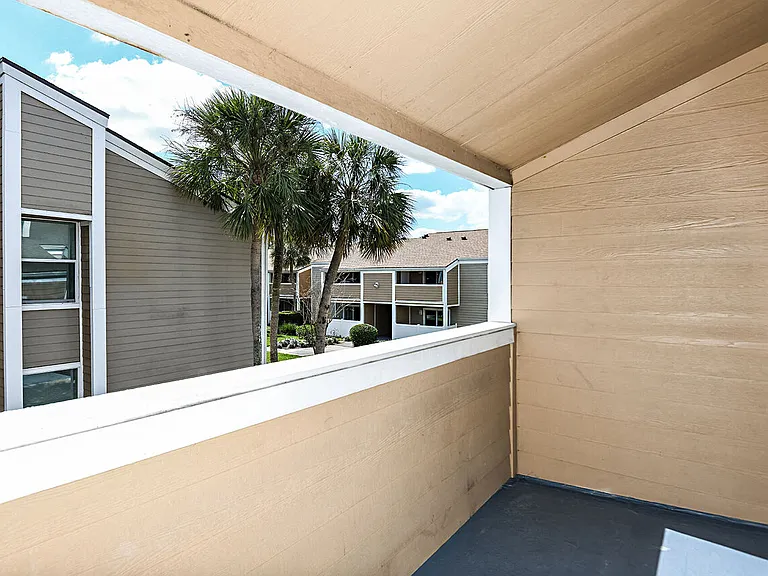 Woodlake Villas — Photo 14
