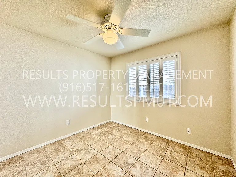 3413 Cobblestone Dr — Photo 20