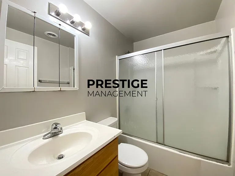 7709 W Taft St #3 — Photo 9
