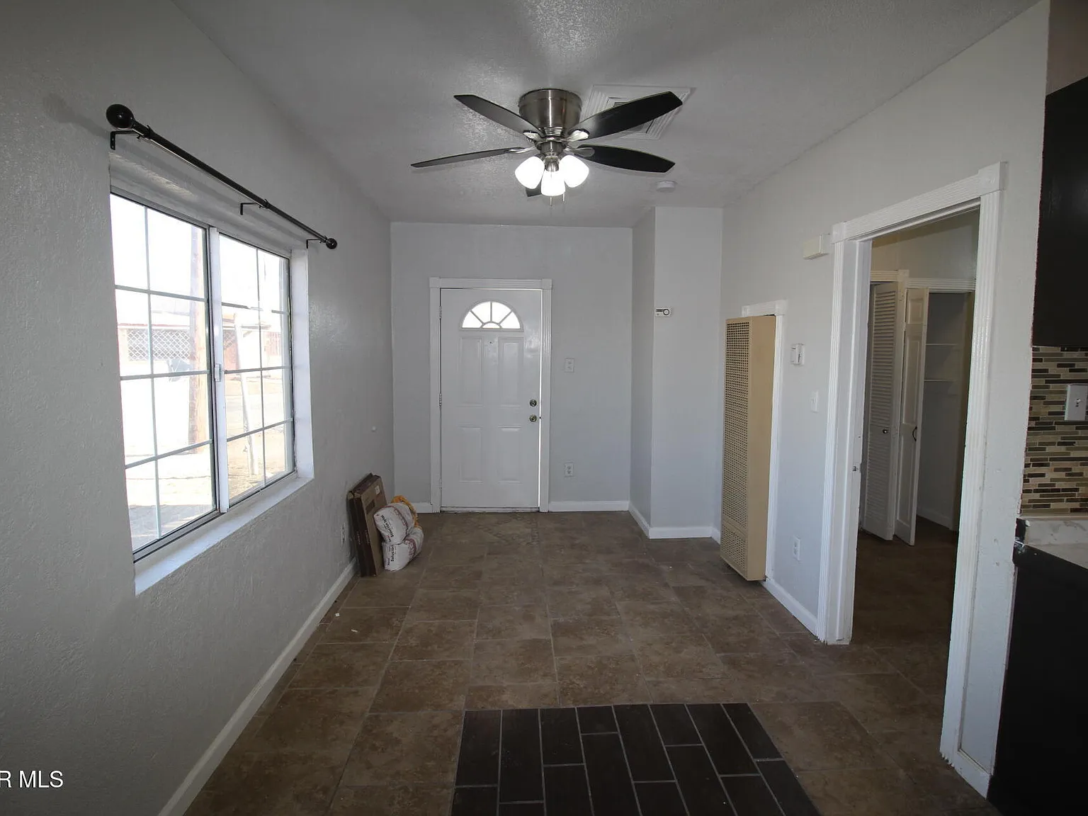 1 bed, 1.0 bath, 650 sqft, $800 — Photo 3