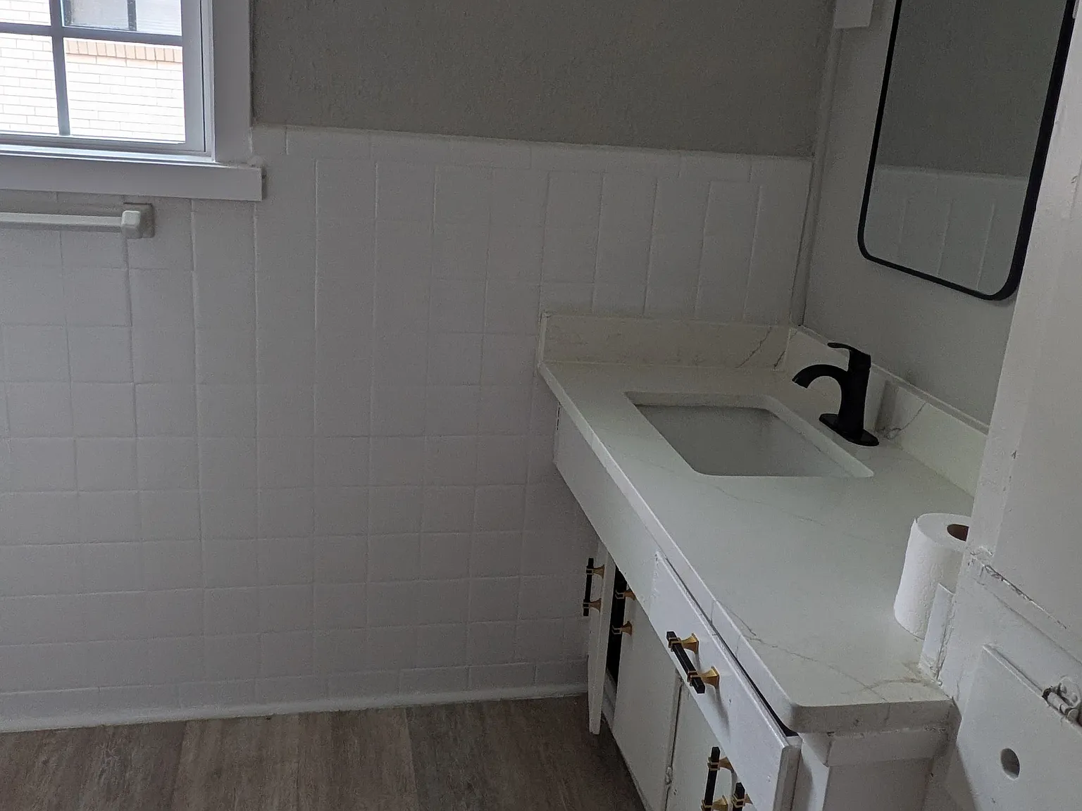 2 bed, 1.0 bath, 1120 sqft, $1,040 — Photo 2