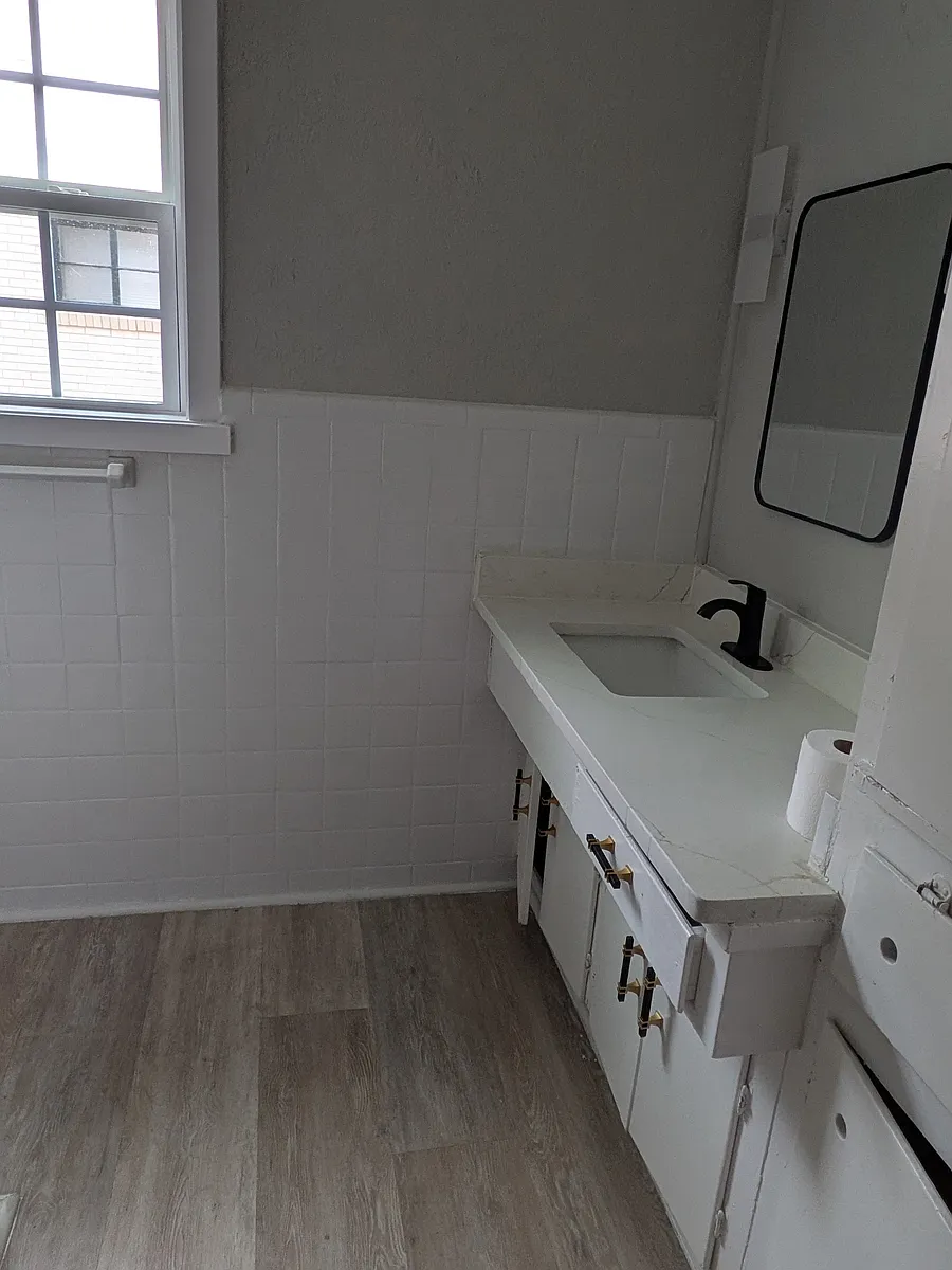 Building Photo - 253 Leming Ave #4