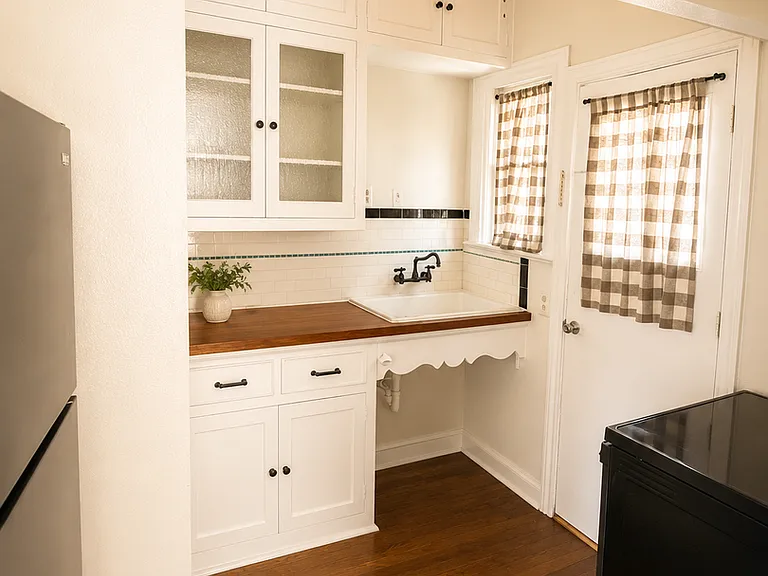 343 W Summit Ave — Photo 12