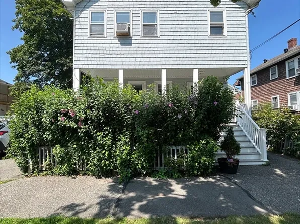 178-180 Brookside Pkwy, Medford, MA 02155