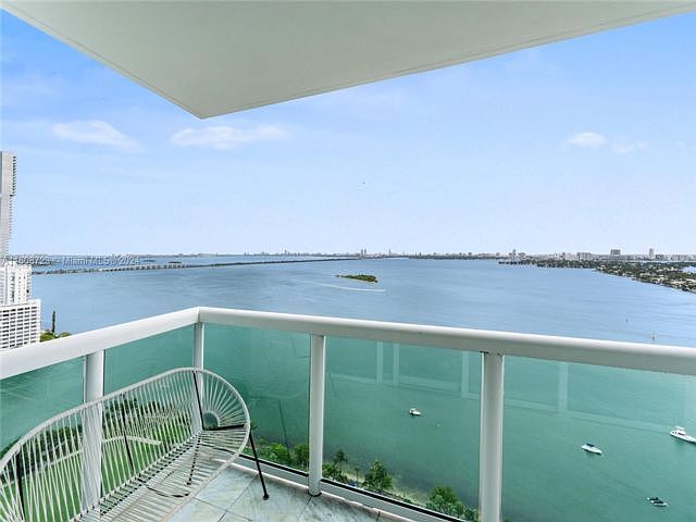 1st image of 1800 N Bayshore Dr APT 3003