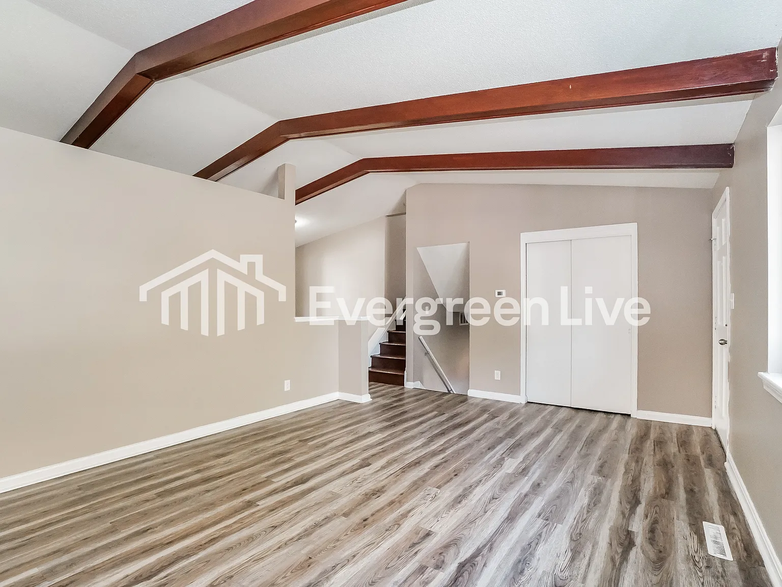 4 bed, 2.0 bath, 1765 sqft, $2,045 — Photo 4
