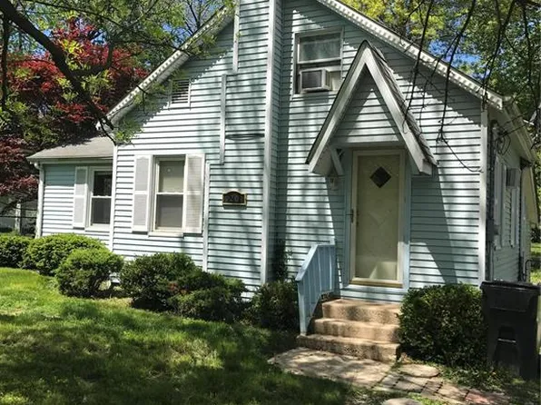 2201 E A St, Belleville, IL 62221