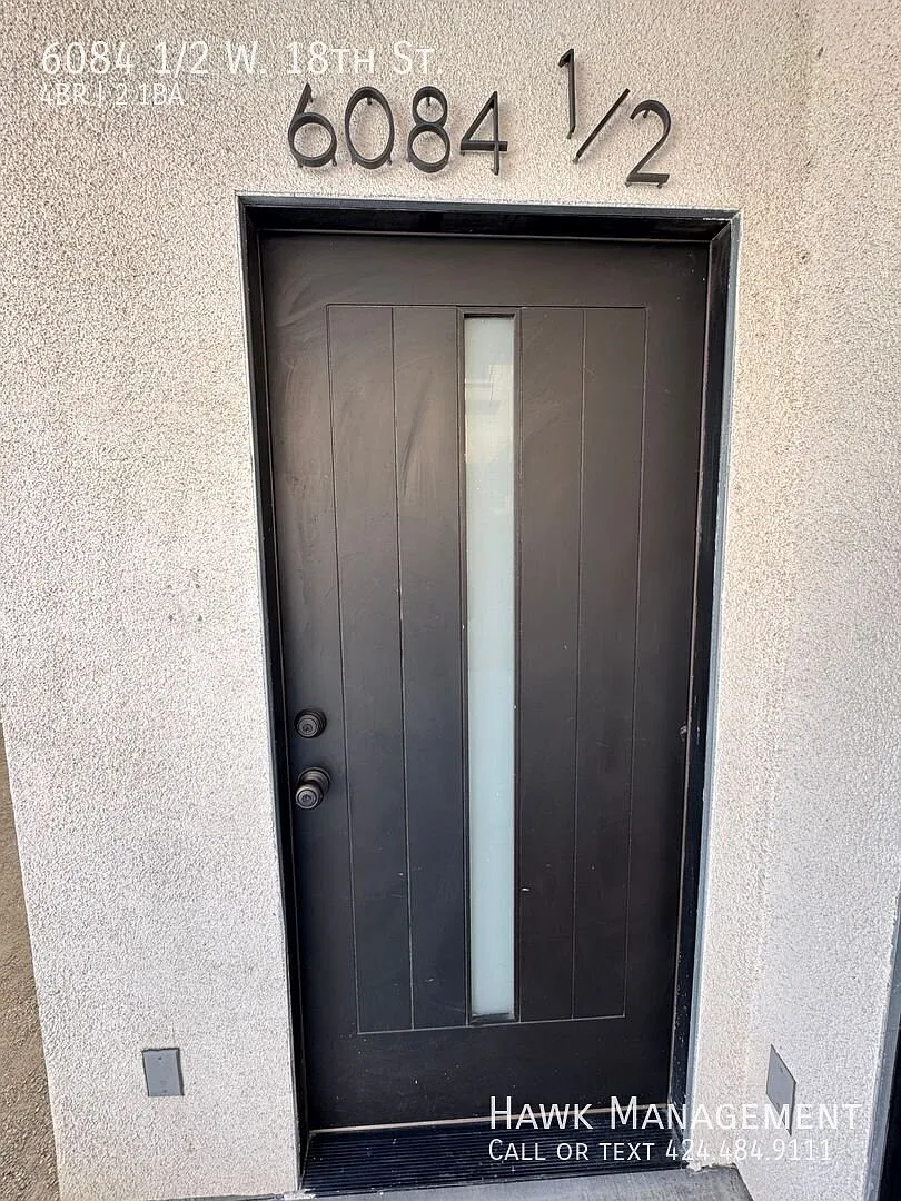 Spacious 4-Bedroom, 2.5-Bath Townhome-Style Unit in Crestview / Pico-Robertson — Photo 4