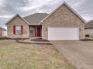 213 Westbriar Blvd, Newburgh, IN 47630