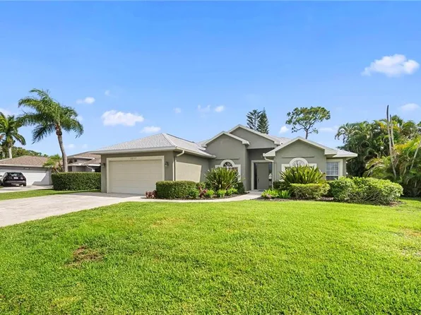 22777 FOUNTAIN LAKES BLVD, ESTERO, FL 33928