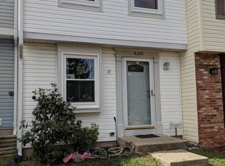 8209 White Stone Ln, Springfield, VA 22153