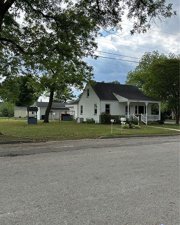 1st image of 2208 Grant St