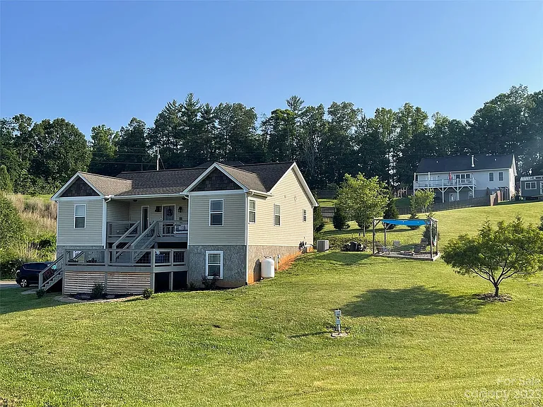 240 Eagle View Ln — Photo 18