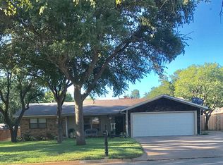 1013 Royal Ln, Graham, TX 76450