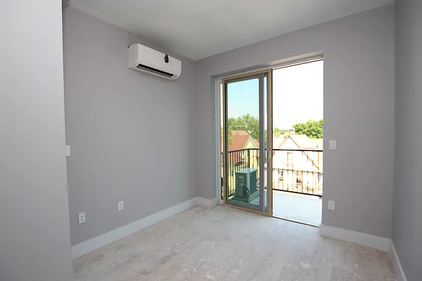 Rented by Nooklyn NYC LLC | media 21