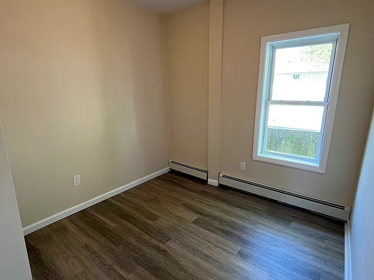 412 S Main St #1 — Photo 2