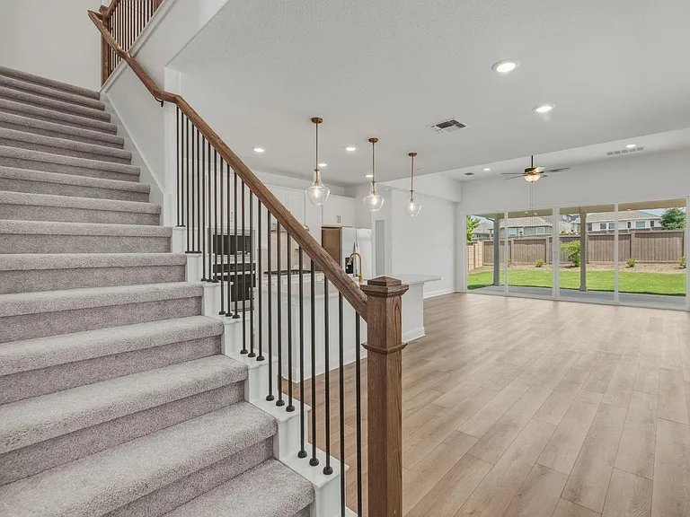 608 Knot Dr — Photo 12
