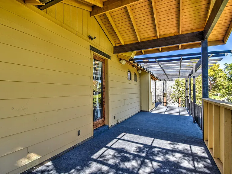 1341 E Ivyglen St — Photo 40