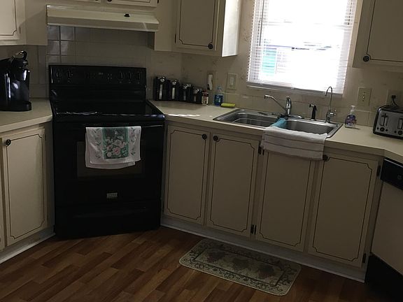5th image of 1351 E Schwartz Blvd