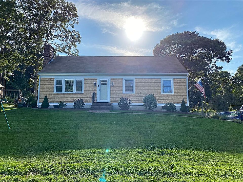 2nd image of 72 Fox Meadow Dr