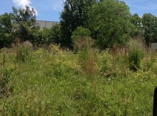 1406 Apache St, Pascagoula, MS 39581