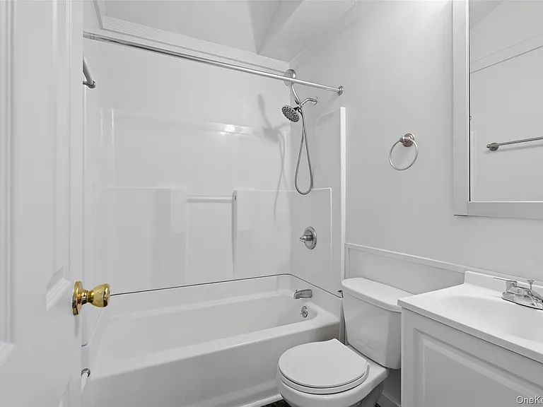 25 Woodland Terrace Ct — Photo 14