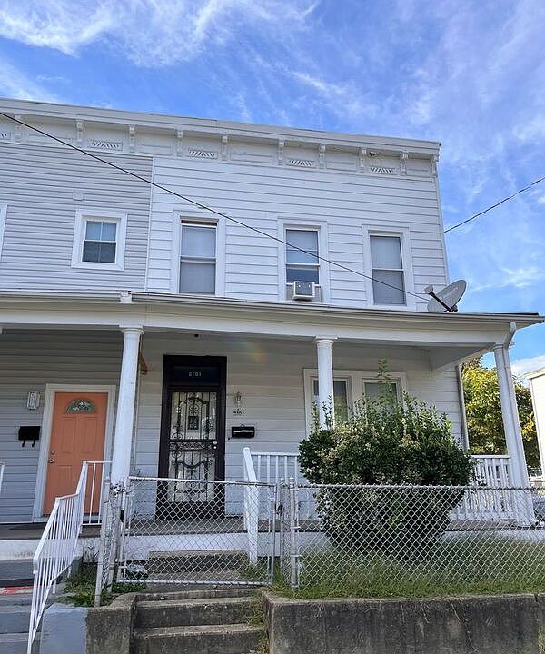 1st image of 2101 Chicago Ave