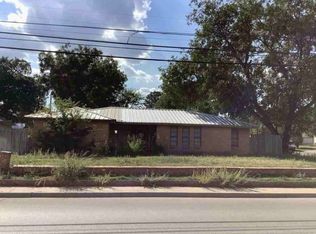 417 N Main St, Winters, TX 79567