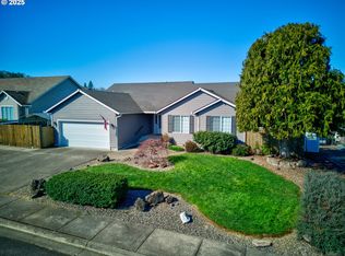 307 Cambridge Dr, Sutherlin, OR 97479