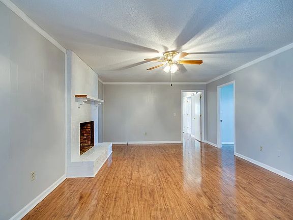 4th image of 748 Dejarnette Ln