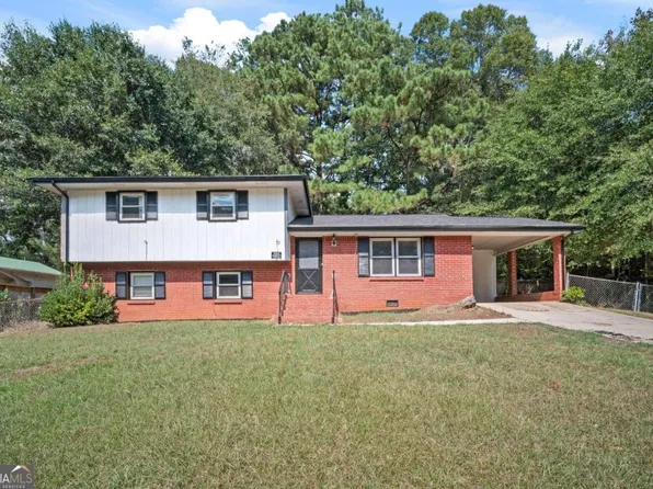 2746 Heritage Ln, Morrow, GA 30260