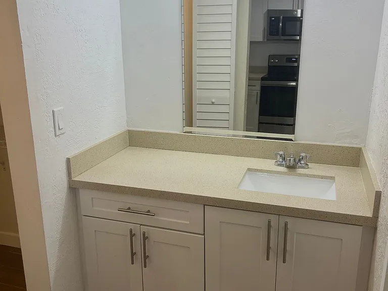 MIAMI CONDO HOLDINGS — Photo 14