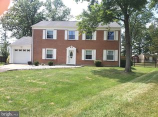 750 Travelers Pl, Herndon, VA 20170