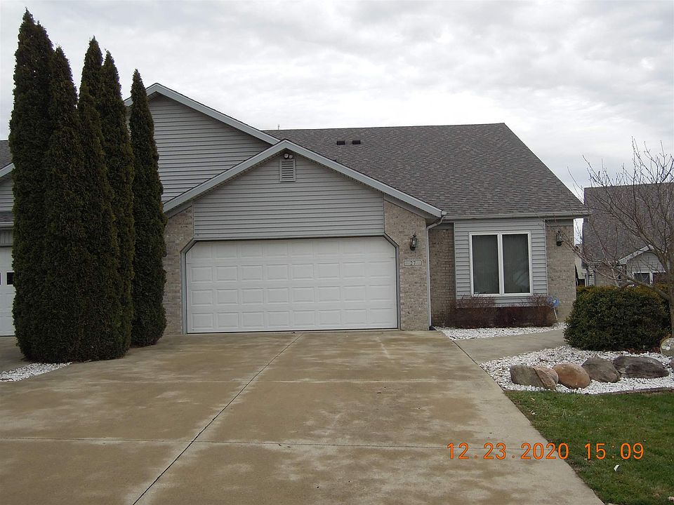 1st image of 27 S Pinehurst Ct