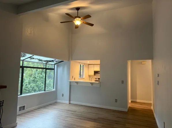 10012 NE 122nd St #Pd, Kirkland, WA 98034