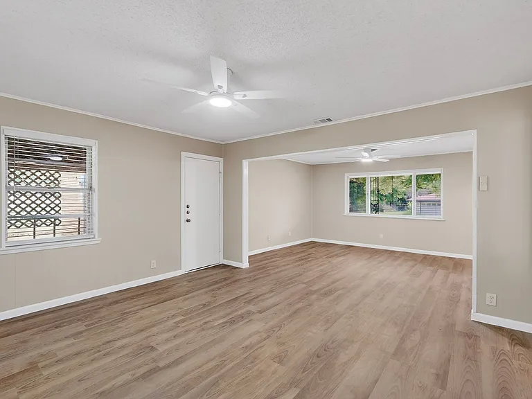 1016 Sproles Dr — Photo 17