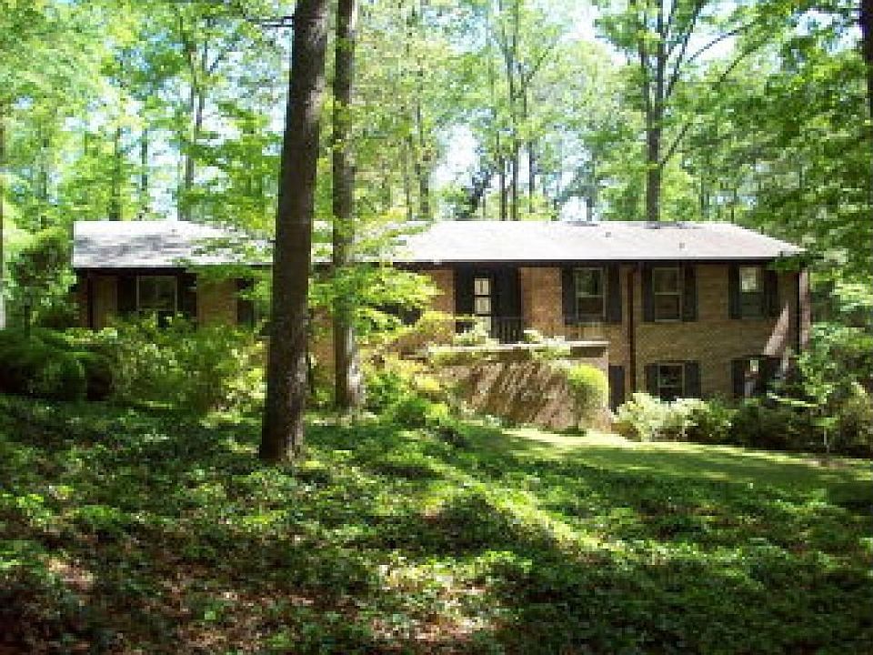 2nd image of 101 Dogwood Dr