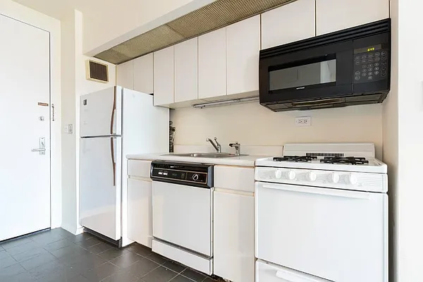 Rented by Evans Real Estate | media 10