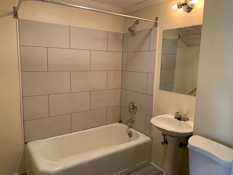 2825 N Humboldt Blvd — Photo 3